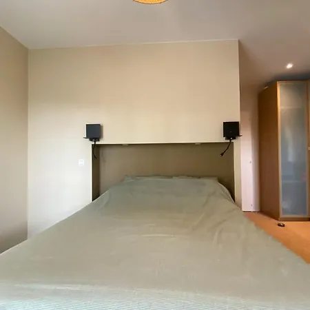 Laetitia A Villa *